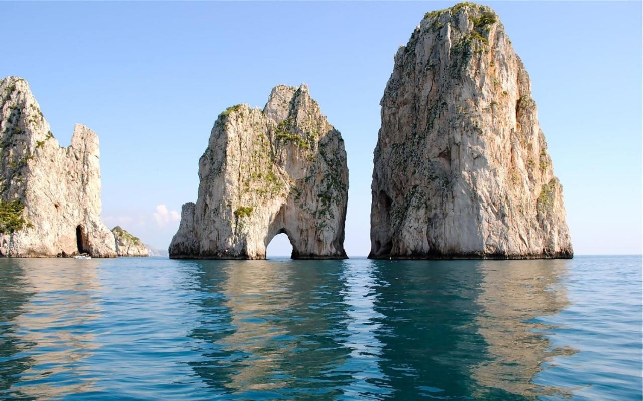 Oliver - Breathtaking Small Pool 14 Sqm Hydromassage On The Rock - Coast *